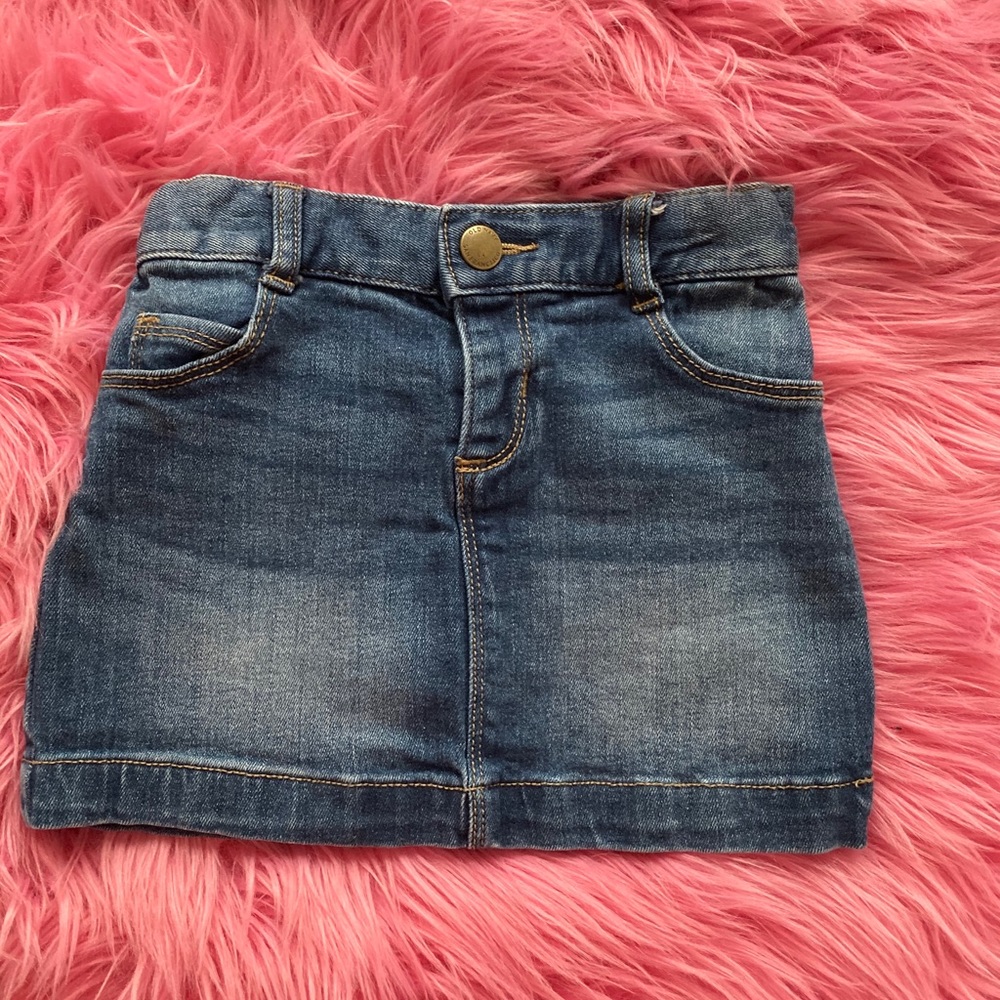 Short skirt